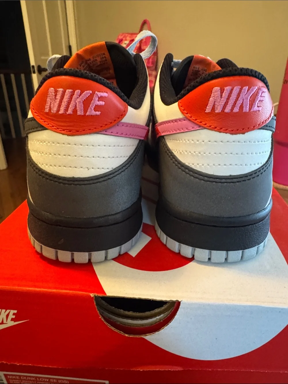 Nike Dunk Low SE (GS) Size 7Y